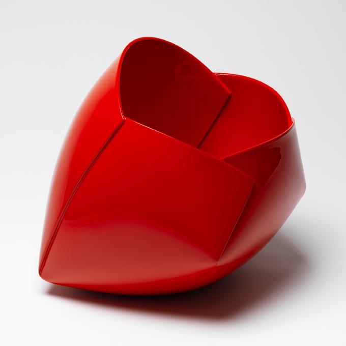 Ann Van Hoey, Vessel, Keramiek en lak, 2014, 9x31x38cm