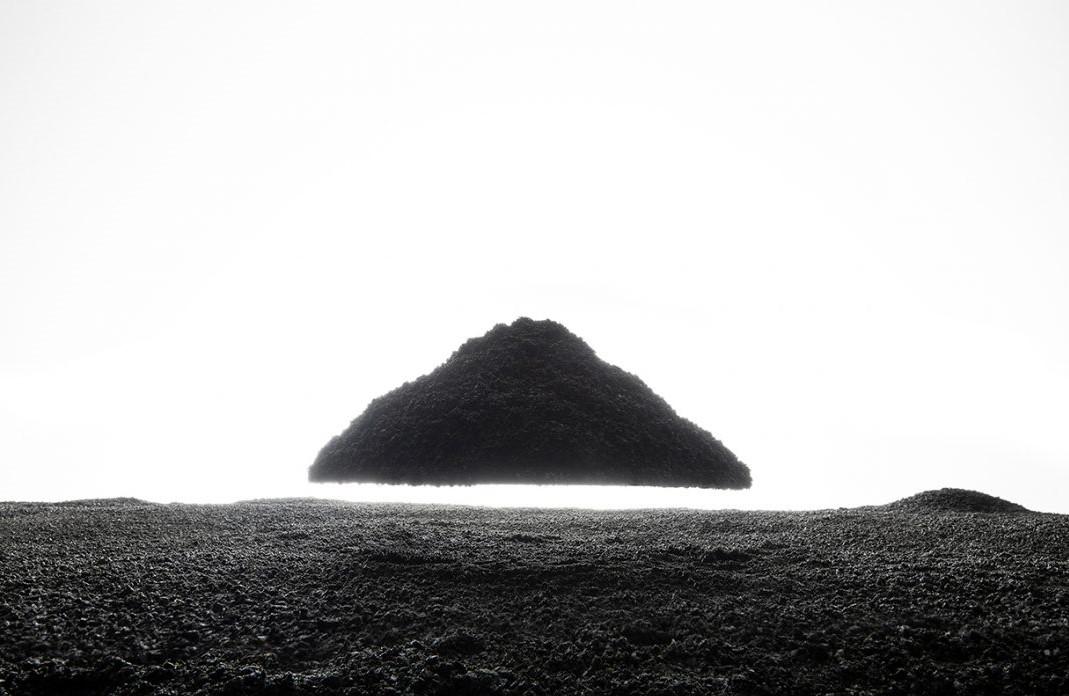 Rob Sweere, Dreamscapes, Black Earth, Print op Di-bond, 2022, 60 x 90 cm